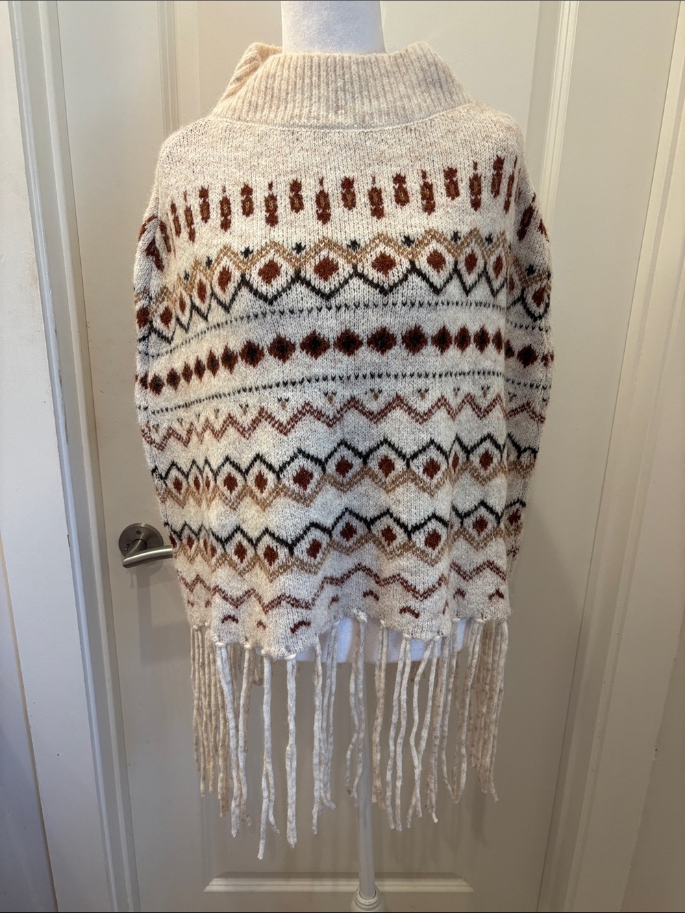 NWT Steve Madden Boho Fringe Pullover Poncho - Fair Isle neutral
